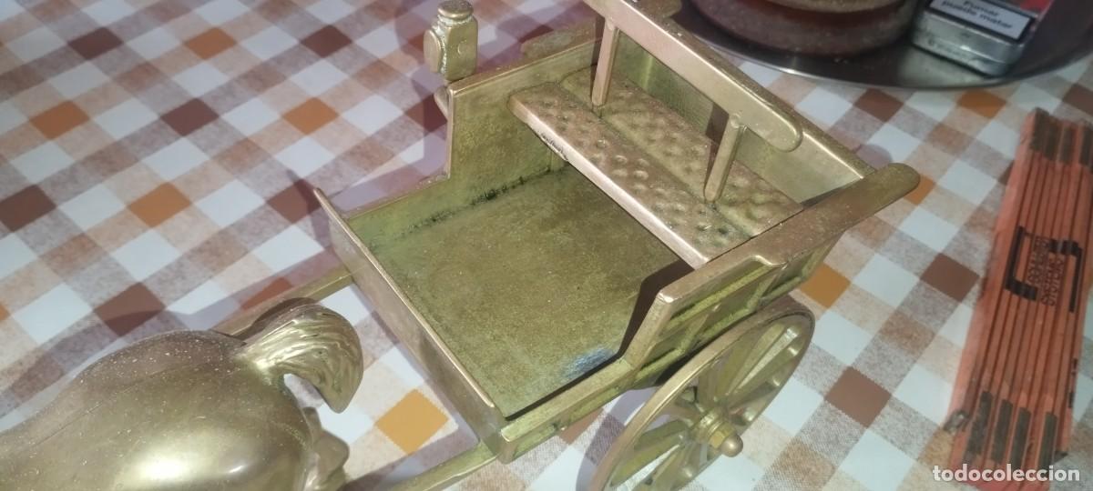 Antig&uuml;edades: Figura de caballo con carretaa de bronce - Foto 2