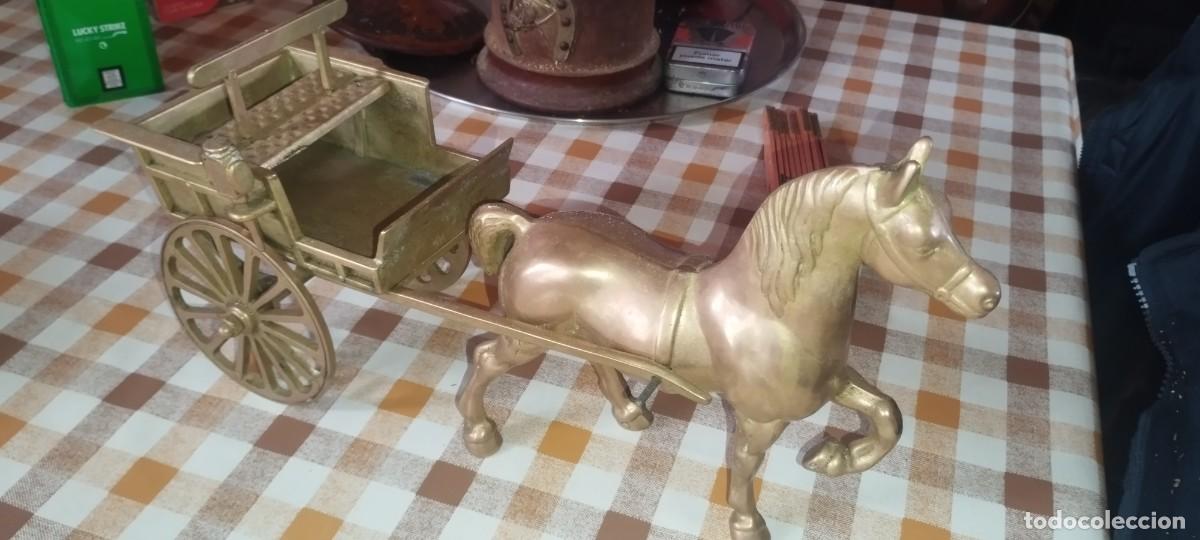 Antig&uuml;edades: Figura de caballo con carretaa de bronce - Foto 5