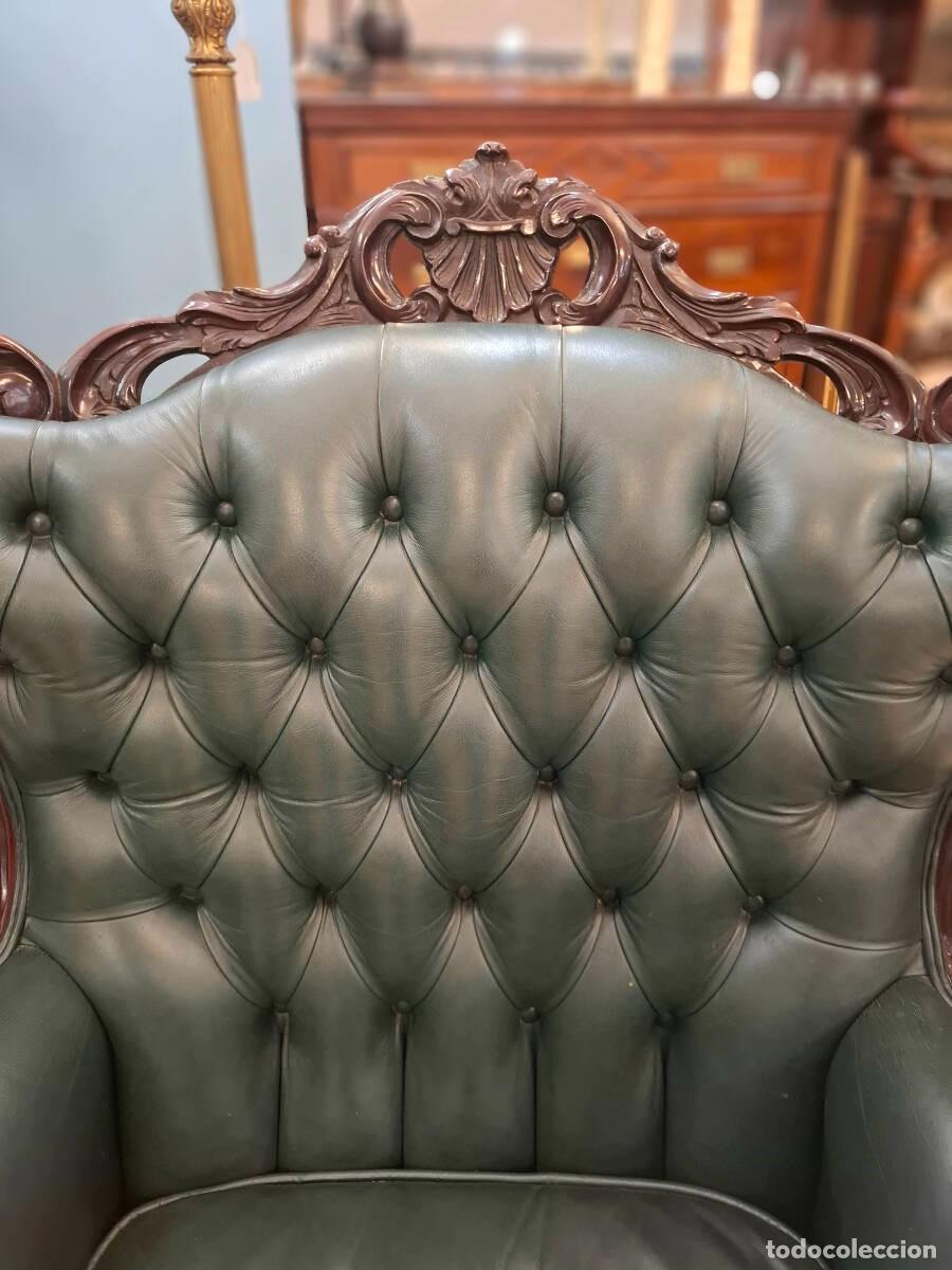 Antig&uuml;edades: Sill&oacute;n barroco de madera y cuero - Foto 4
