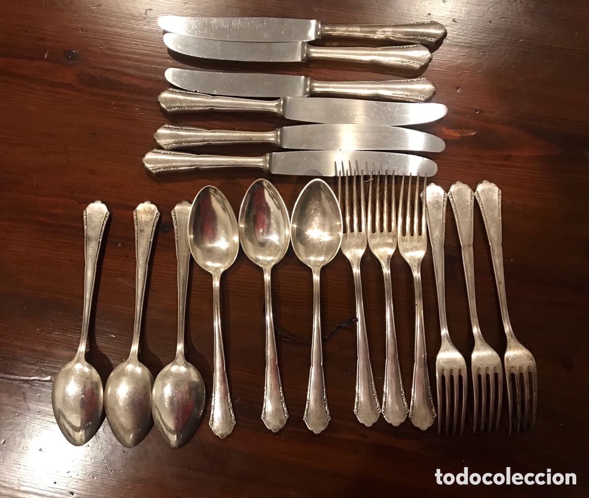 Antig&uuml;edades: Cuberter&iacute;a antigua de 18 piezas - Foto 1