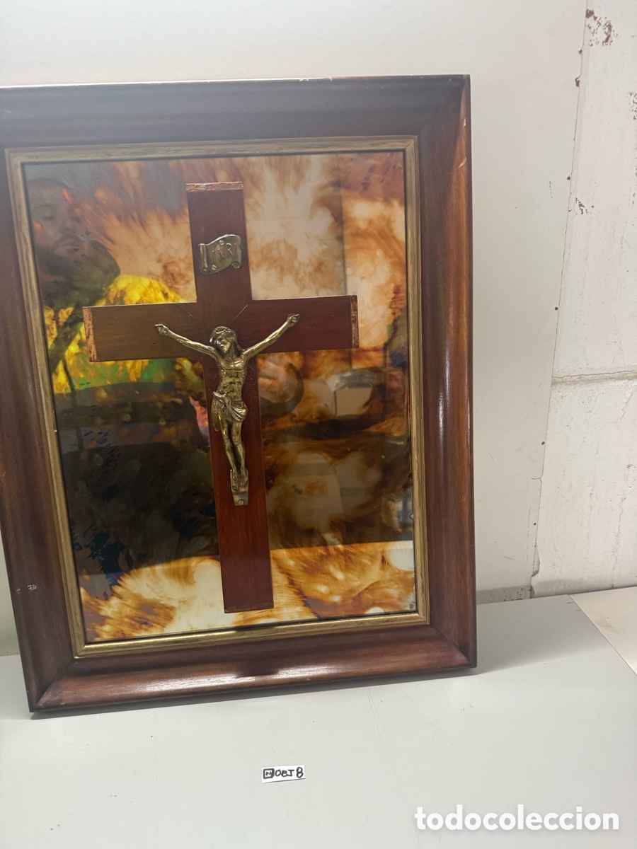 Antig&uuml;edades: Cuadro con crucifijo de madera y cristal - Foto 2