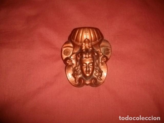 Antiques: BONITA FIGURA DE METAL PARA ATORNILLAR