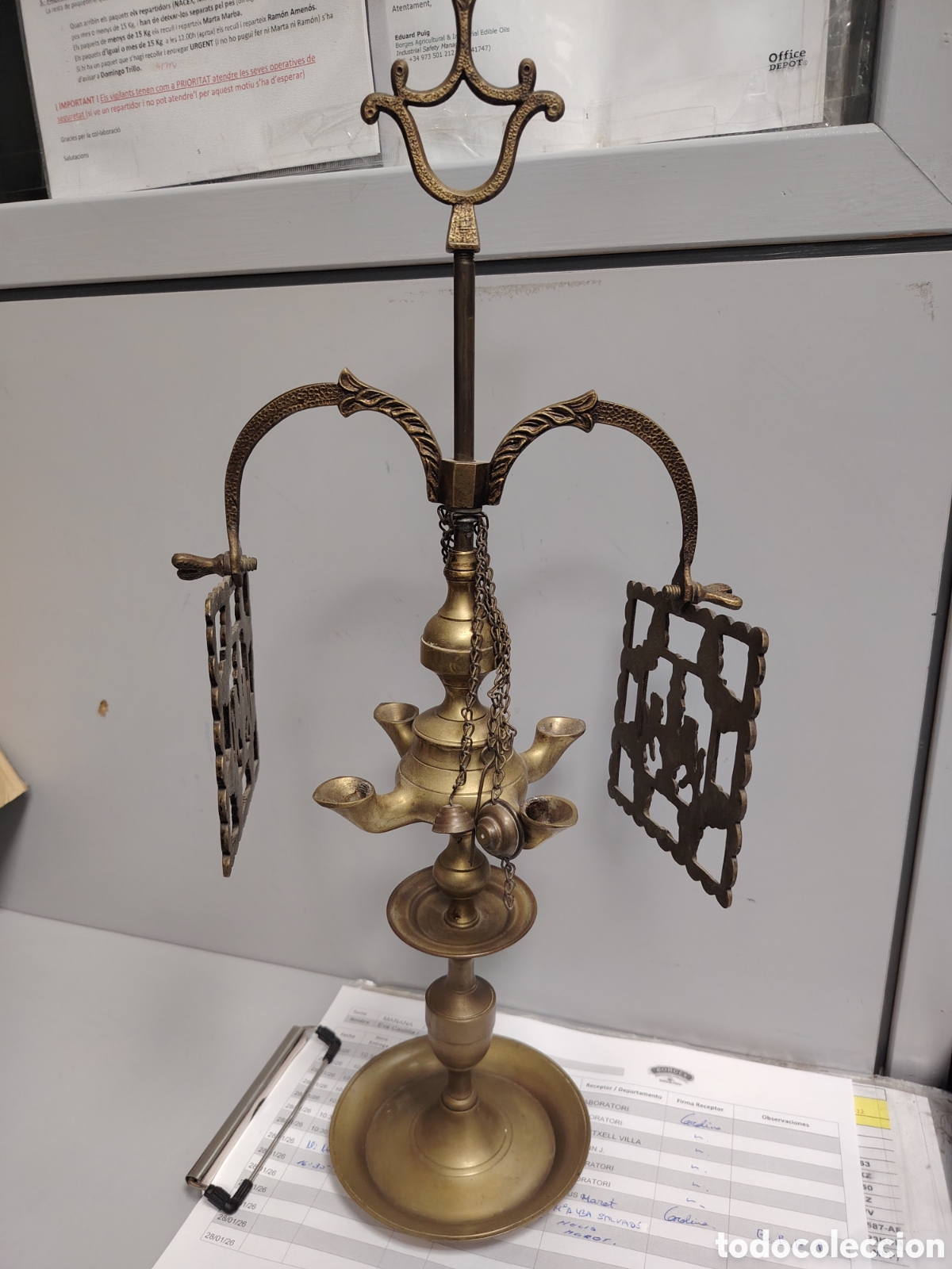 Antig&uuml;edades: L&aacute;mpara de aceite de 4 luces . Bronce.