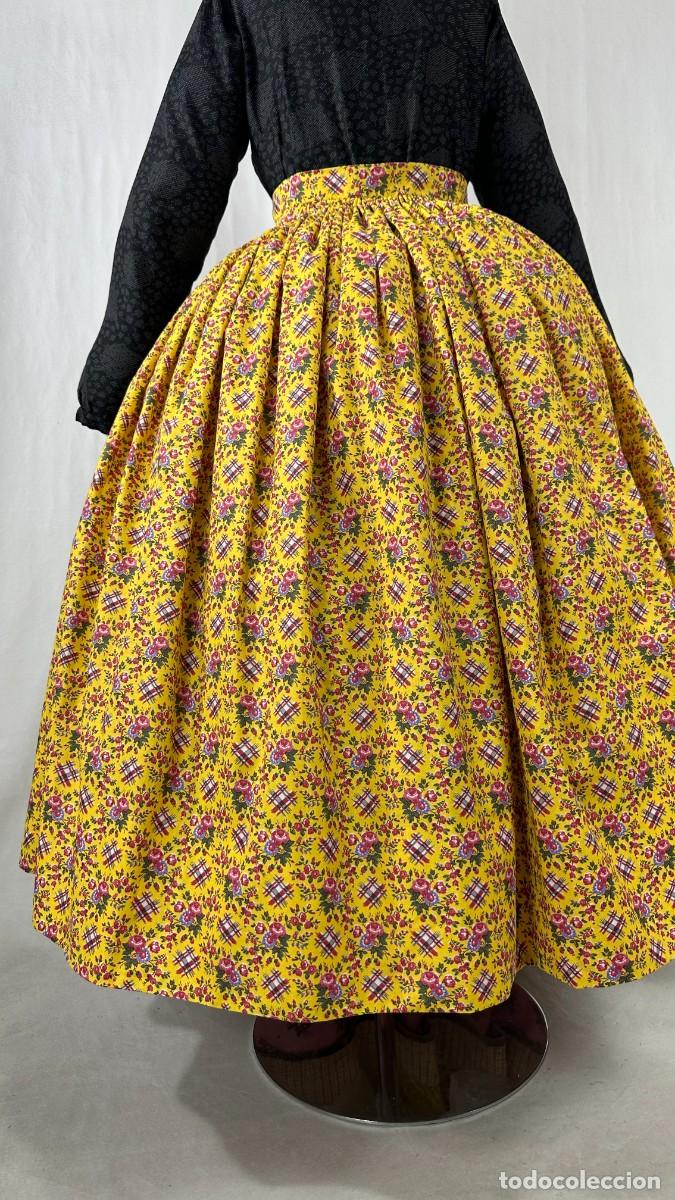 Antig&uuml;edades: Saya de percal amarillo estampado - Foto 2