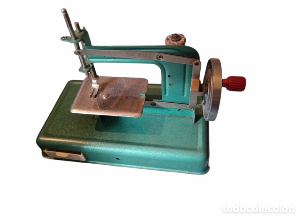 Antiques: M&aacute;quina de coser de juguete a&ntilde;os 50