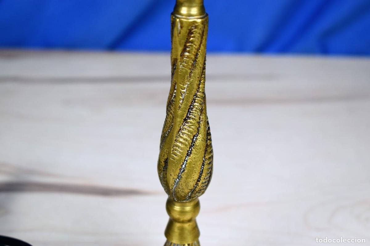 Antig&uuml;edades: Antigua lamparita en bronce - Foto 4