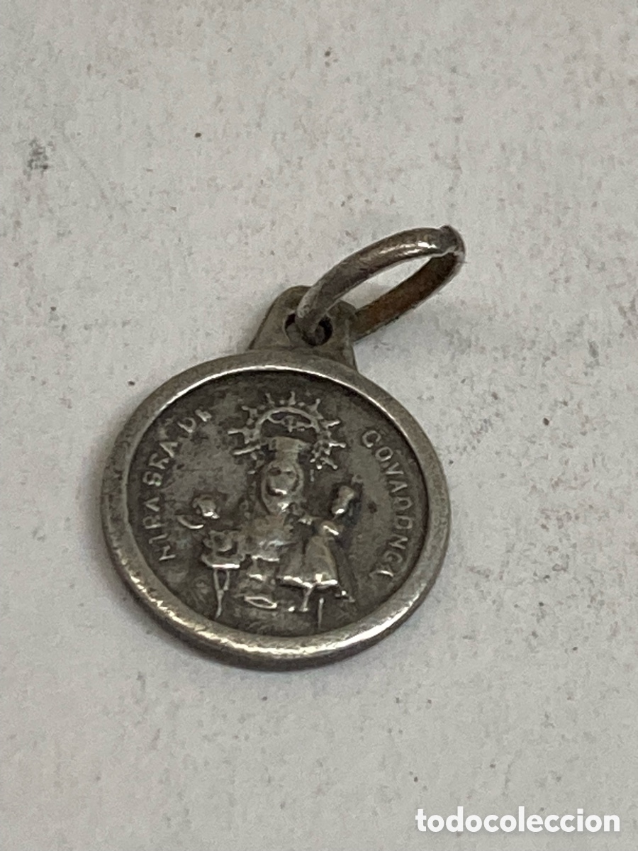 Antig&uuml;edades: Medalla de plata religiosa C517 - Foto 2