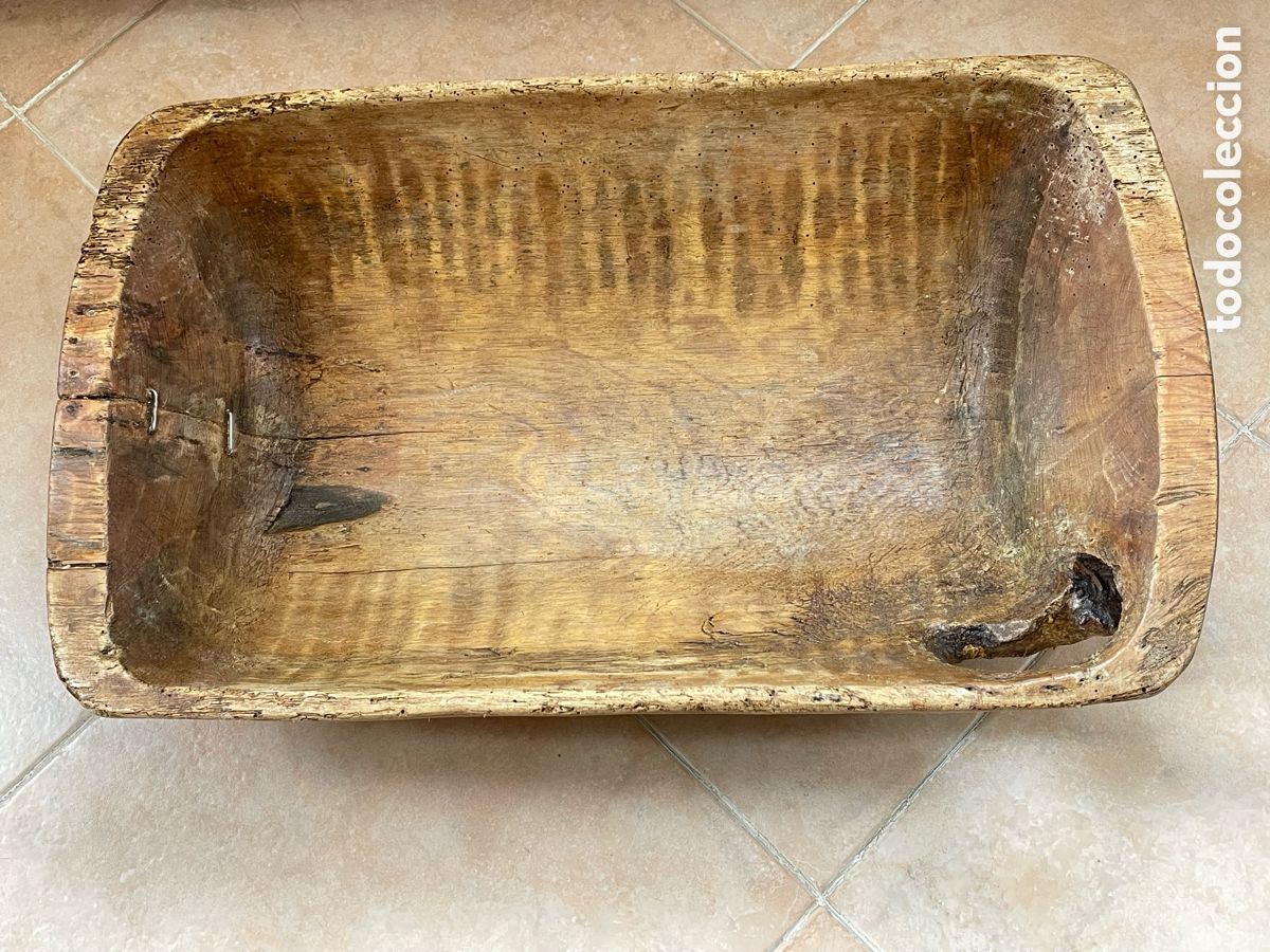 Antiquit&auml;ten: Antigua artesa de madera de una sola pieza.