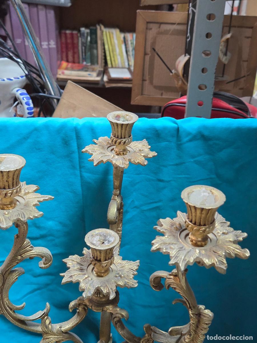Antig&uuml;edades: candelabro de bronce dorado - Foto 2