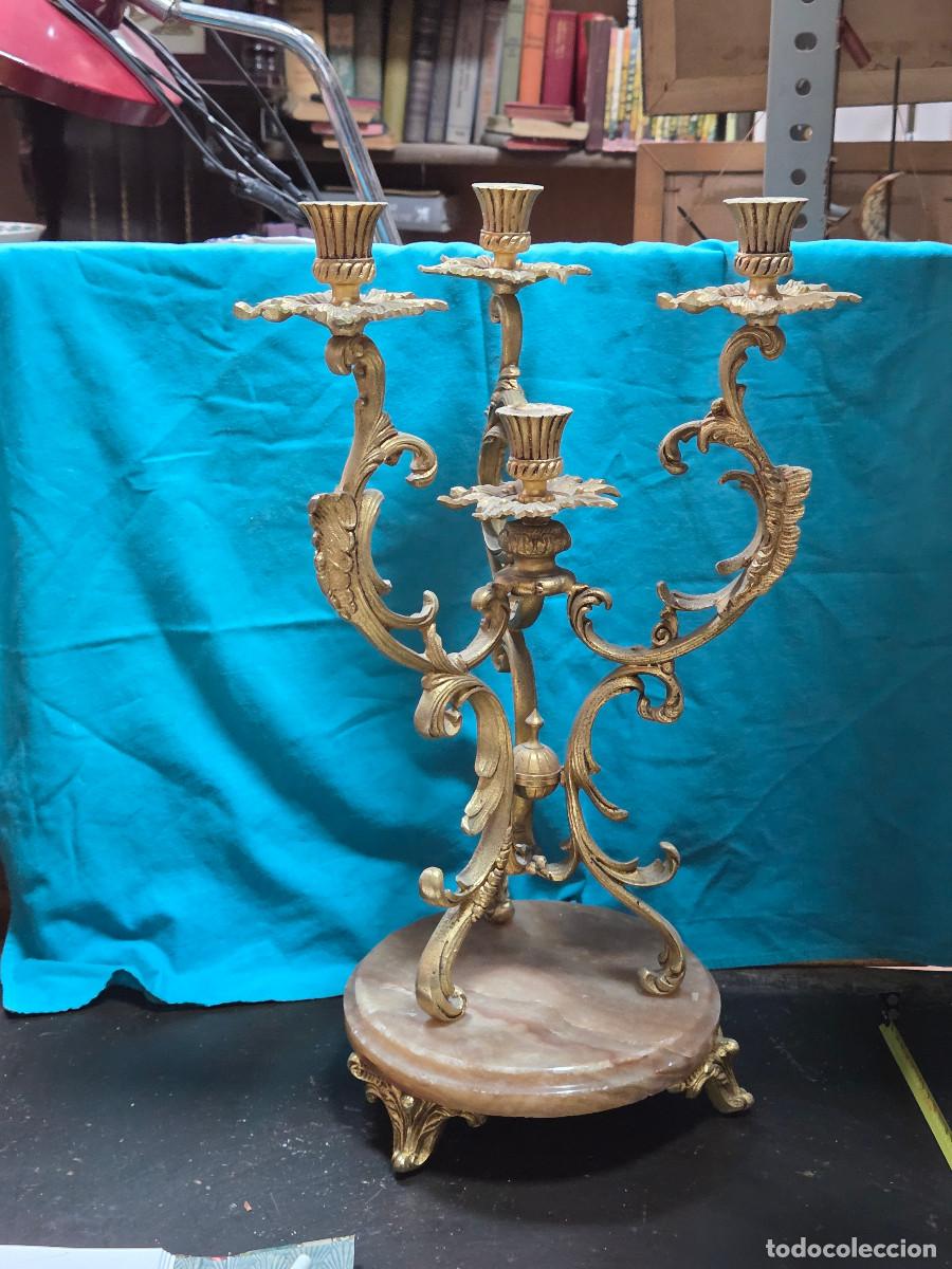 Antig&uuml;edades: candelabro de bronce dorado - Foto 1