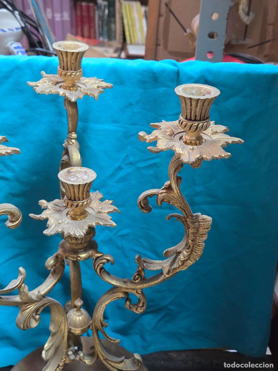 Antig&uuml;edades: candelabro de bronce dorado - Foto 3
