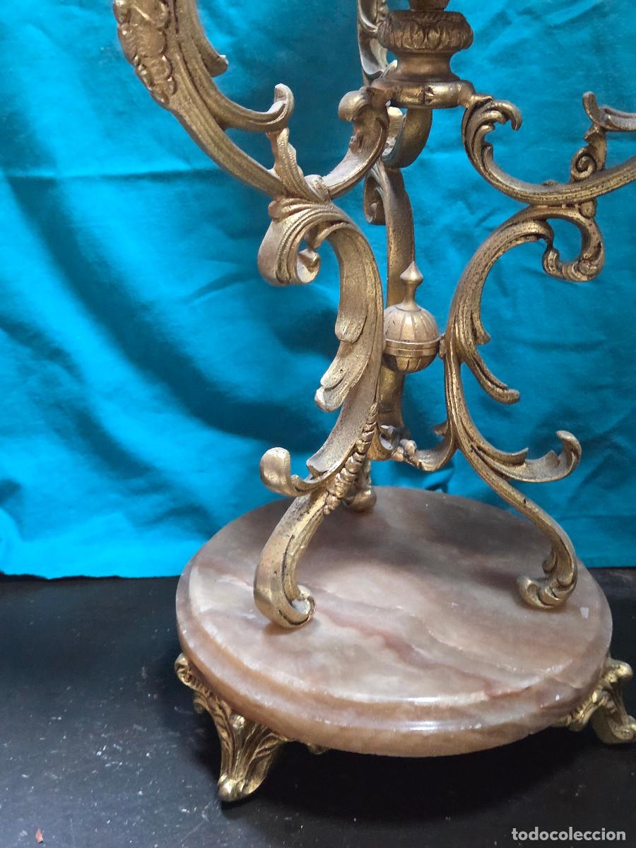 Antig&uuml;edades: candelabro de bronce dorado - Foto 4