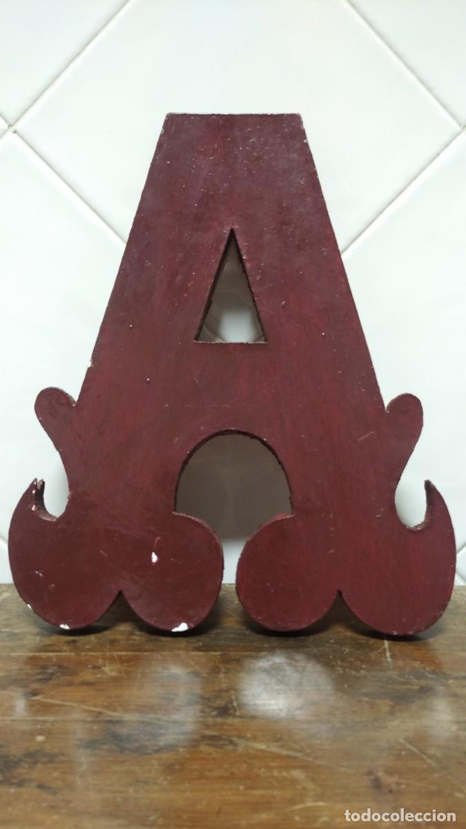 Antiques: Antigua letra r&oacute;tulo.