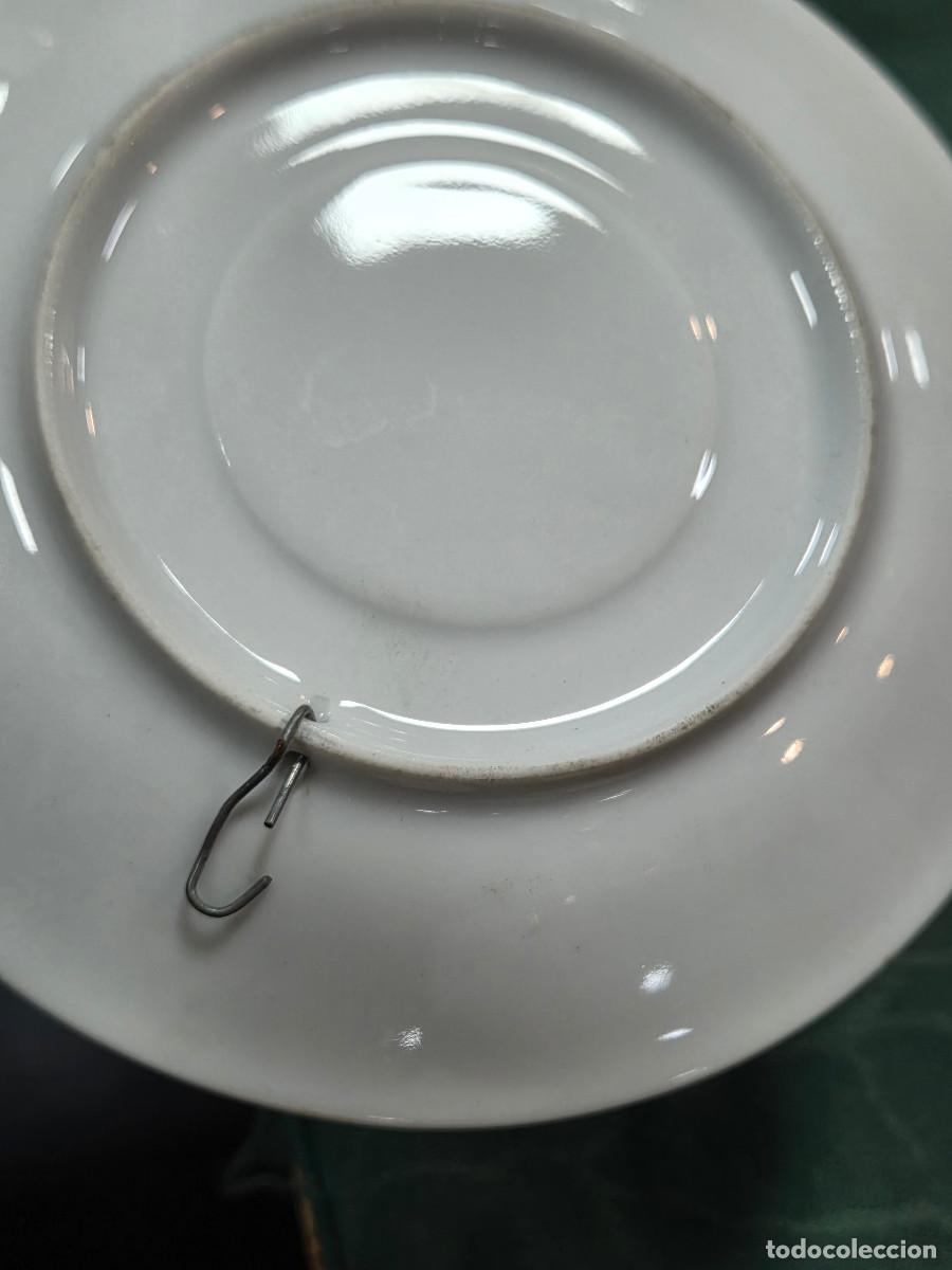 Antig&uuml;edades: plato de porcelana perque&ntilde;o - Foto 4