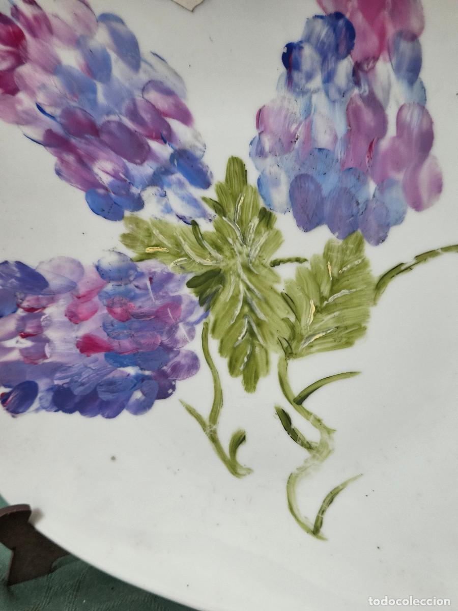 Antig&uuml;edades: plato de porcelana pintado - Foto 2