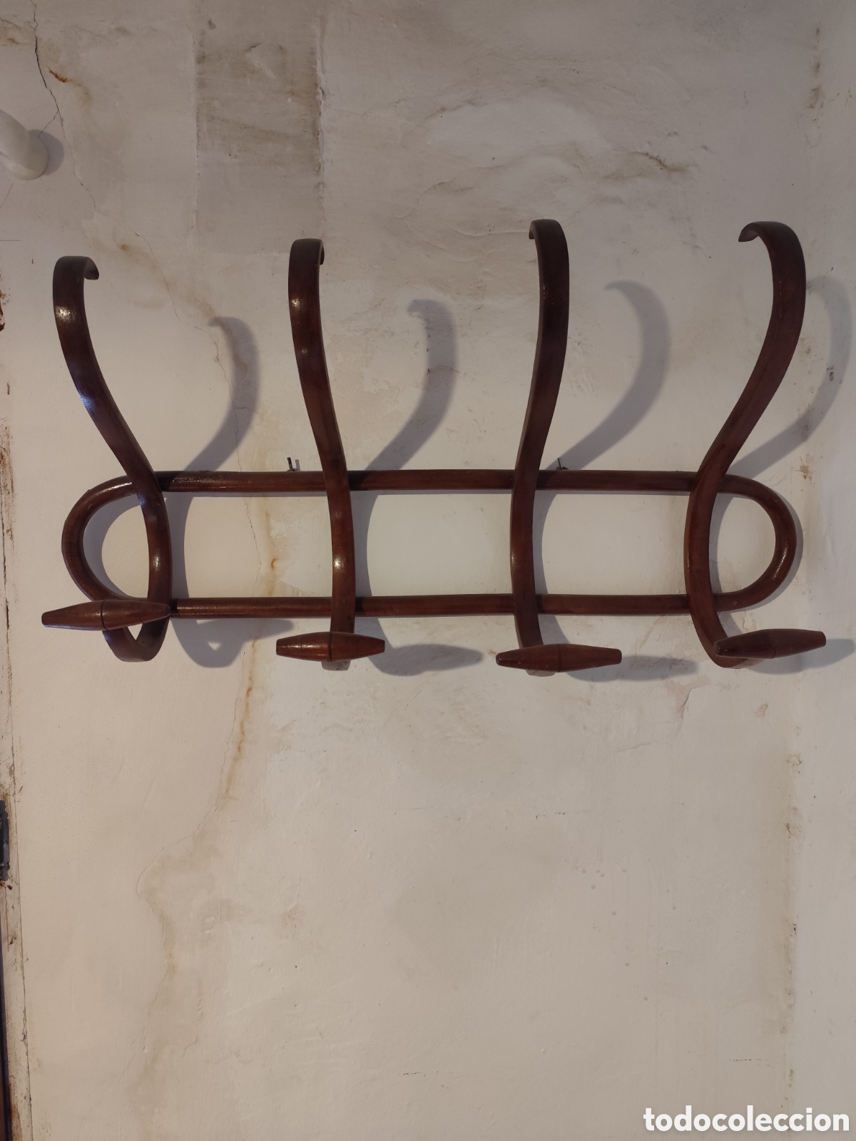Antig&uuml;edades: Perchero de pared estilo thonet de 4 brazos - Foto 1