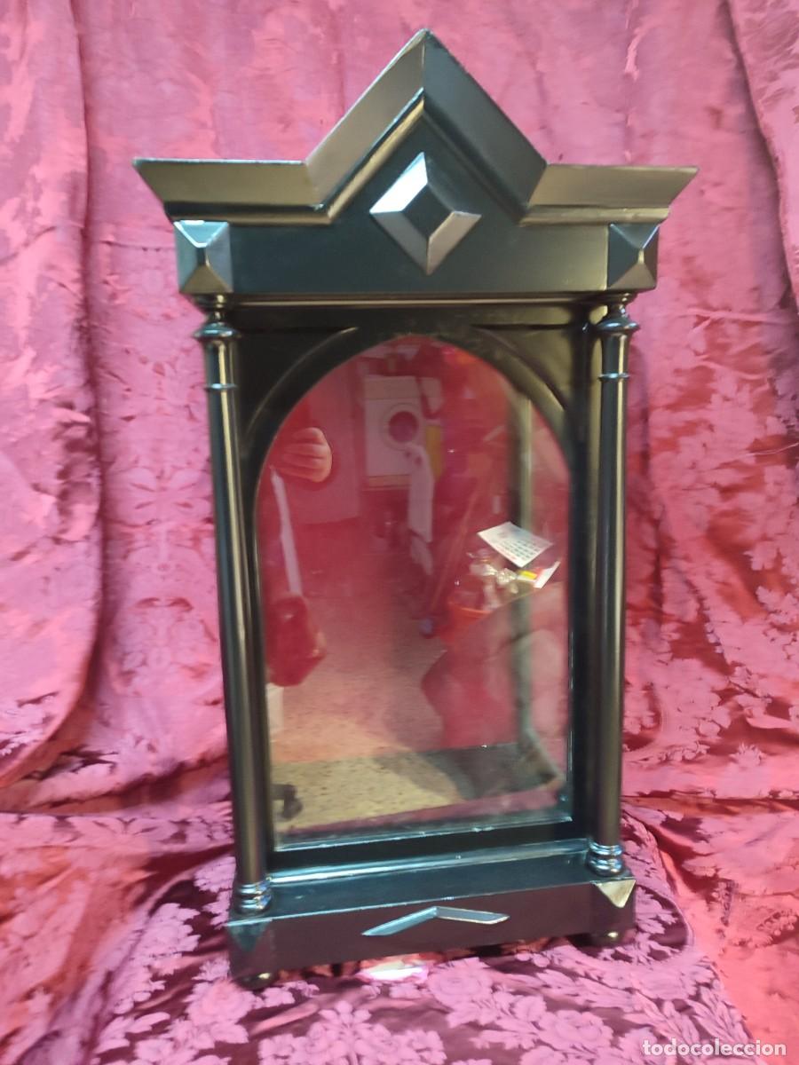 Antig&uuml;edades: Capilla hornacina isabelina con cristales - Foto 1