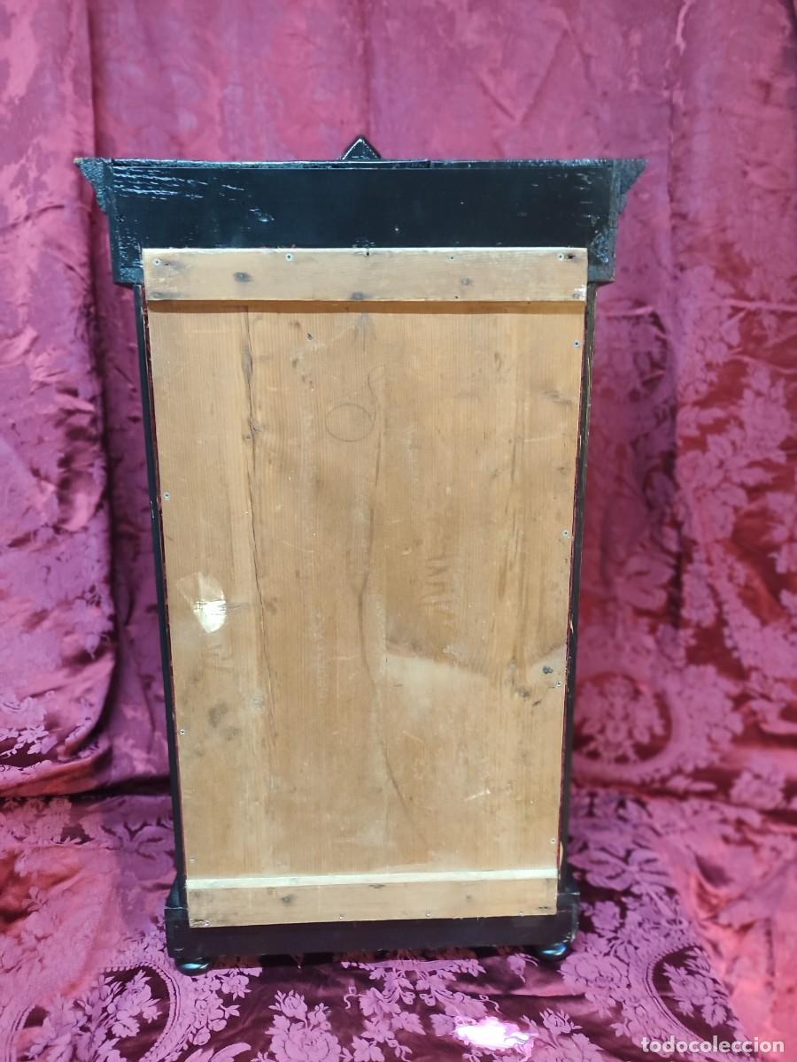 Antig&uuml;edades: Capilla hornacina isabelina con cristales - Foto 3