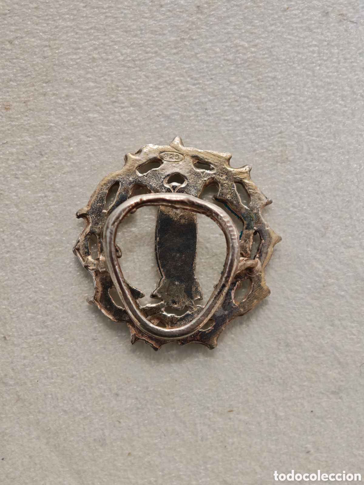 Antig&uuml;edades: Insignia de plata virgen del pilar. - Foto 2