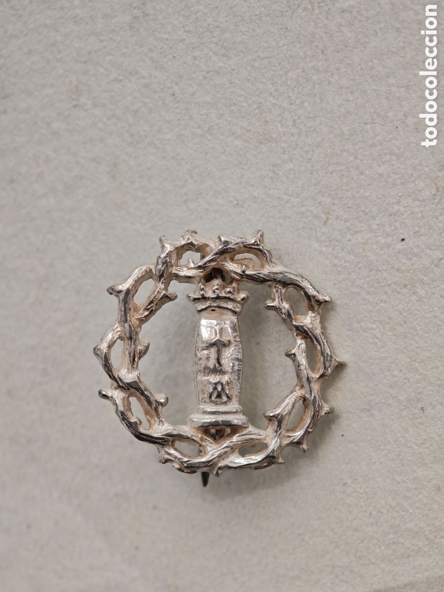 Antig&uuml;edades: Insignia de plata del pilar - Foto 1