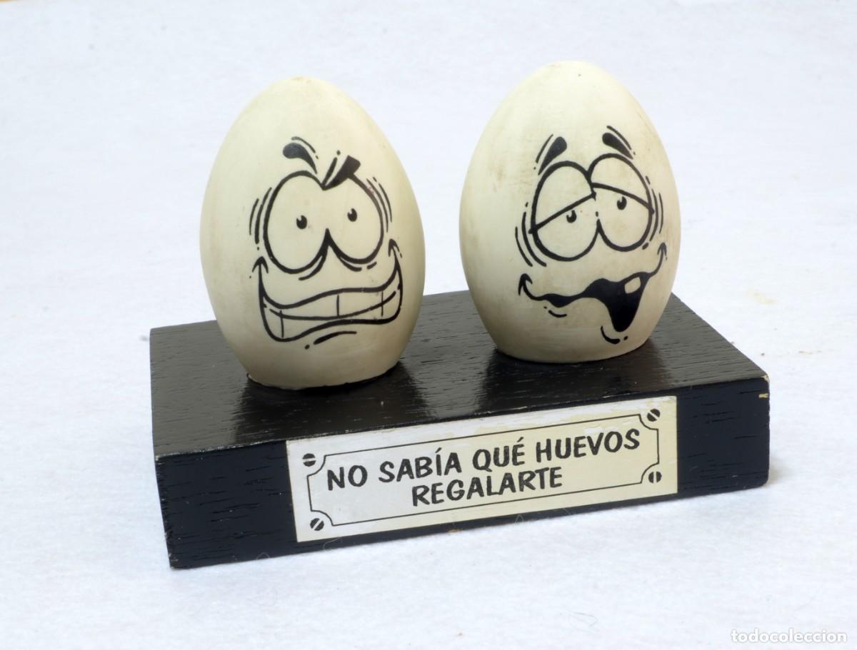 Antig&uuml;edades: SIMP&Aacute;TICO PAR DE HUEVOS CON MENSAJE - Foto 1