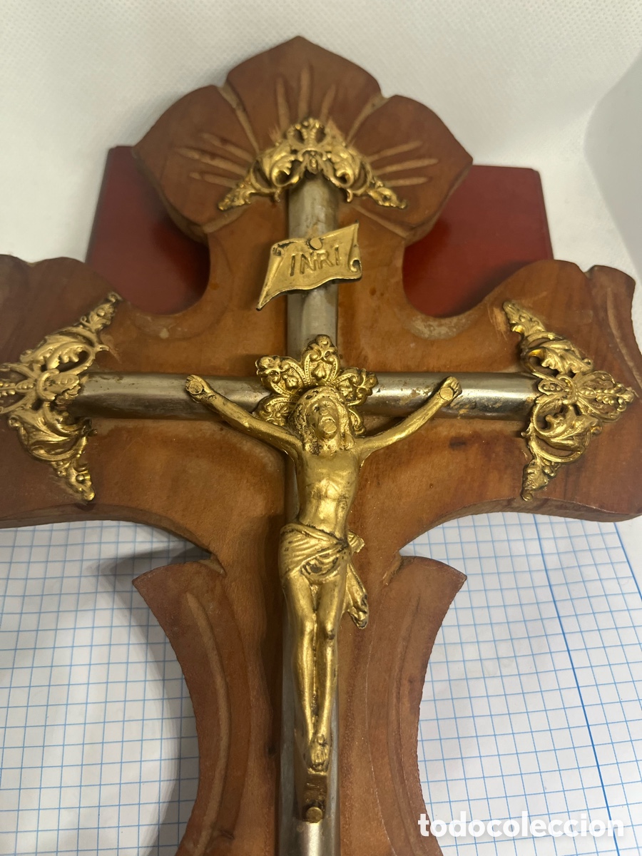 Antig&uuml;edades: ANTIGUA BENDITERA MADERA Y METALES - Foto 2