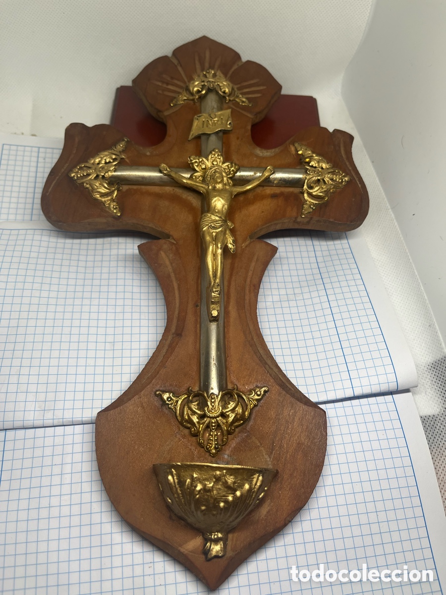 Antig&uuml;edades: ANTIGUA BENDITERA MADERA Y METALES - Foto 1