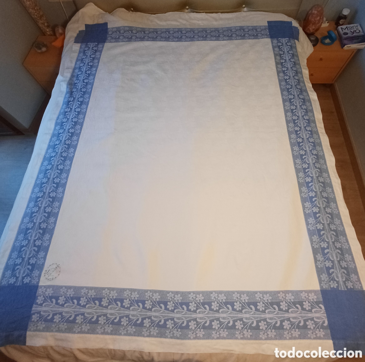 Antig&uuml;edades: Manteler&iacute;a damascada azul - Foto 1