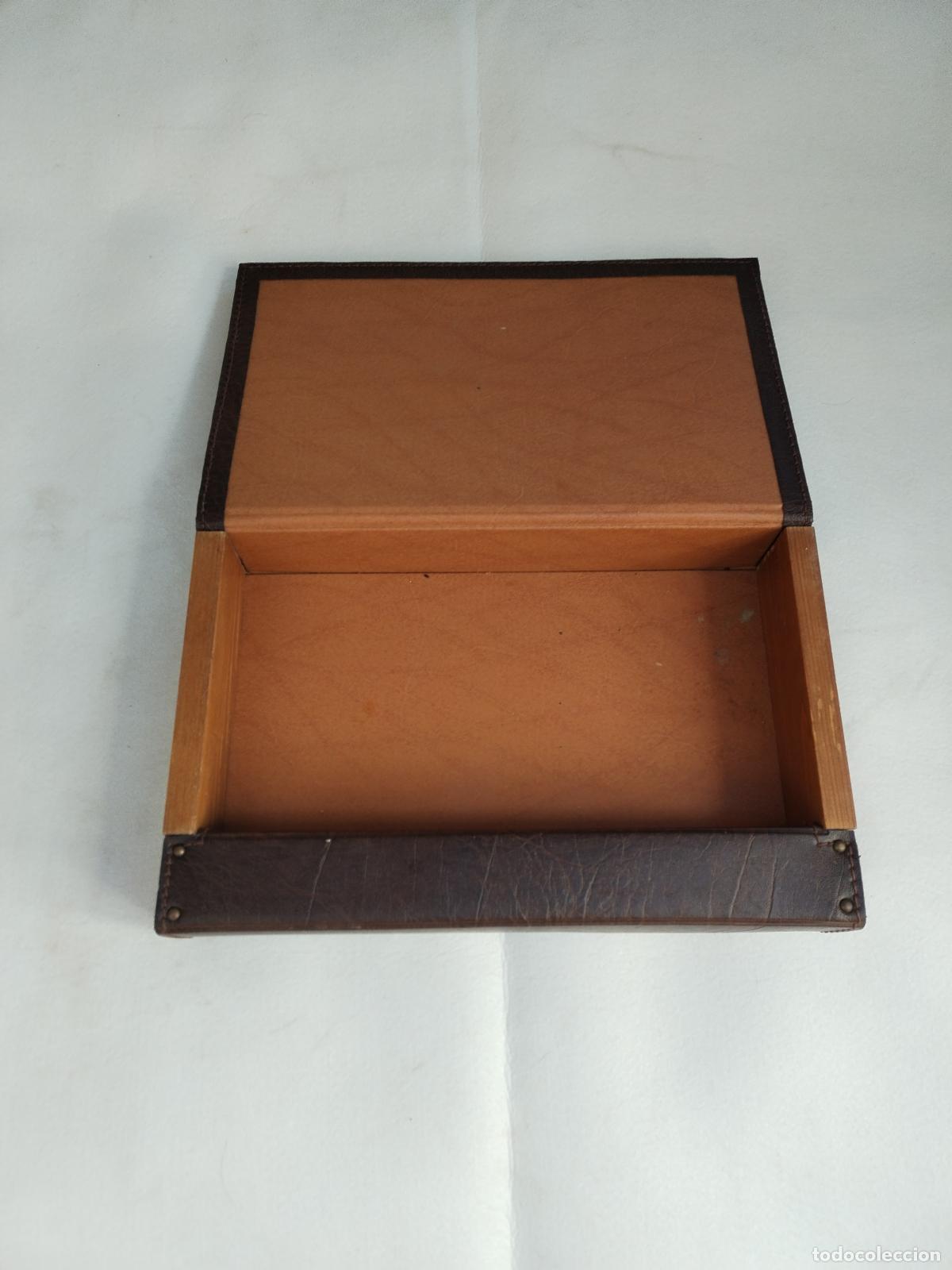 Antig&uuml;edades: caja forrada de piel vintage - Foto 6