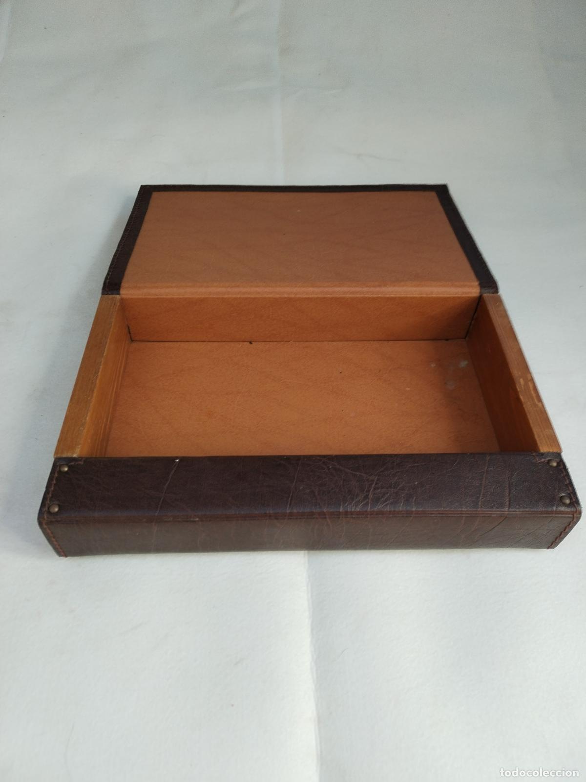 Antig&uuml;edades: caja forrada de piel vintage - Foto 8
