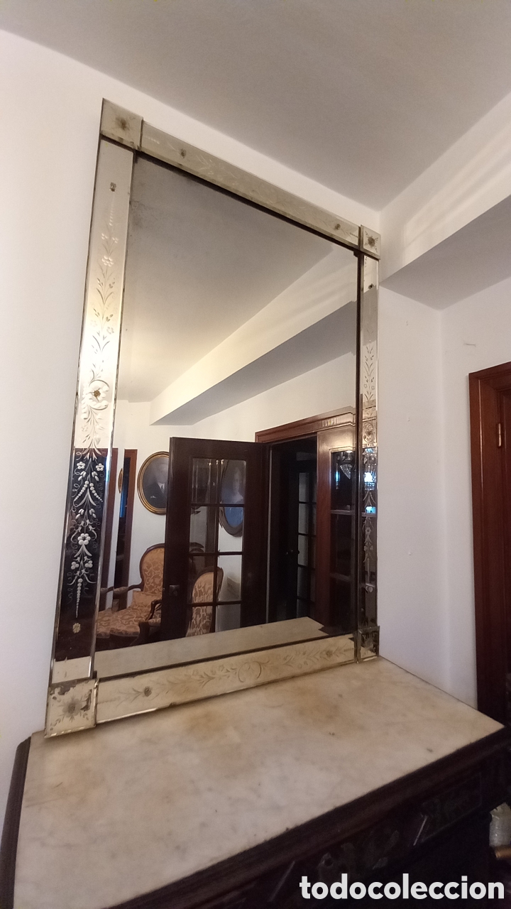 Antiquités: Precioso espejo veneciano con copete
