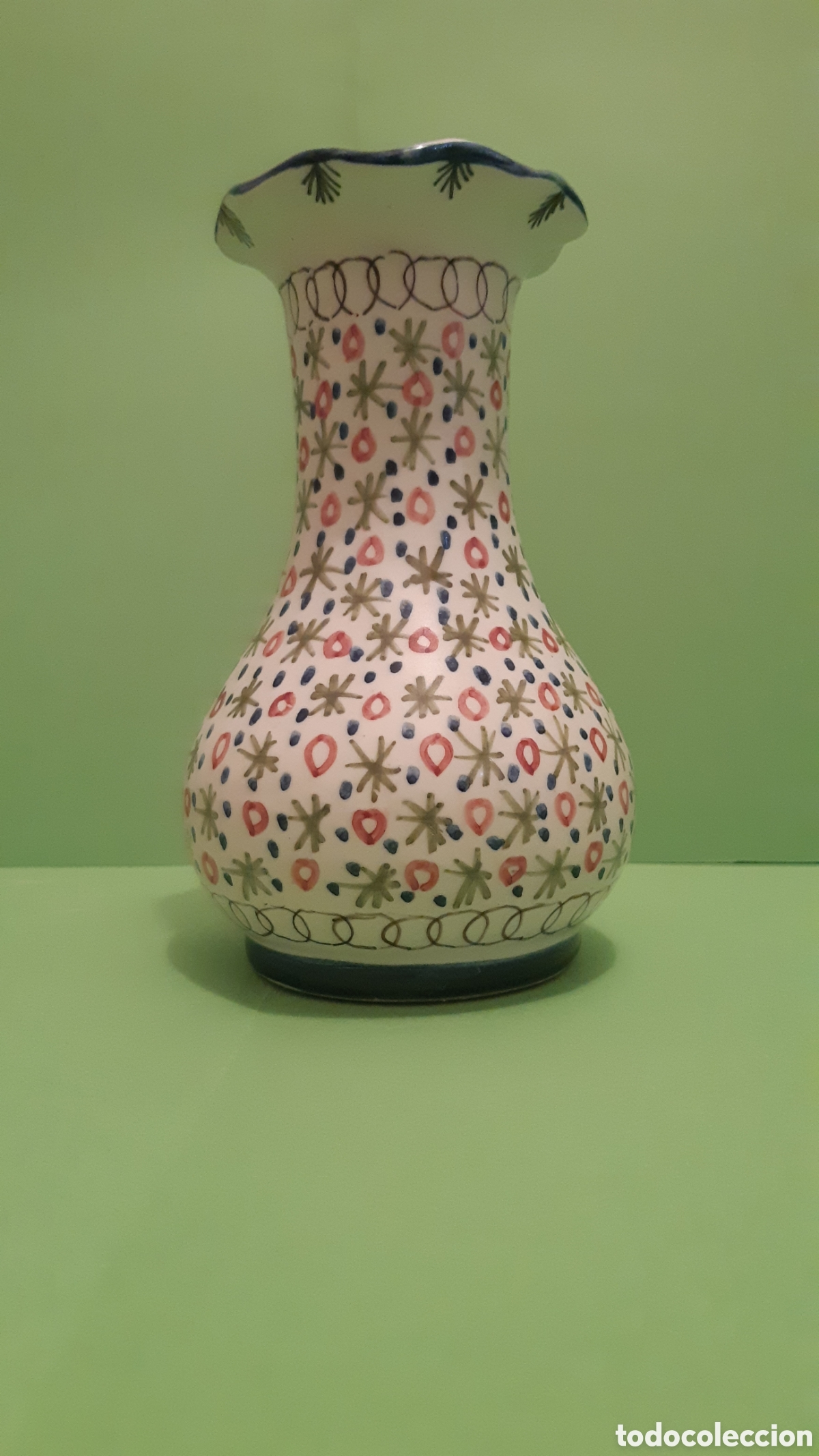 Antig&uuml;edades: Peque&ntilde;o florero de Ribesalbes - Foto 1