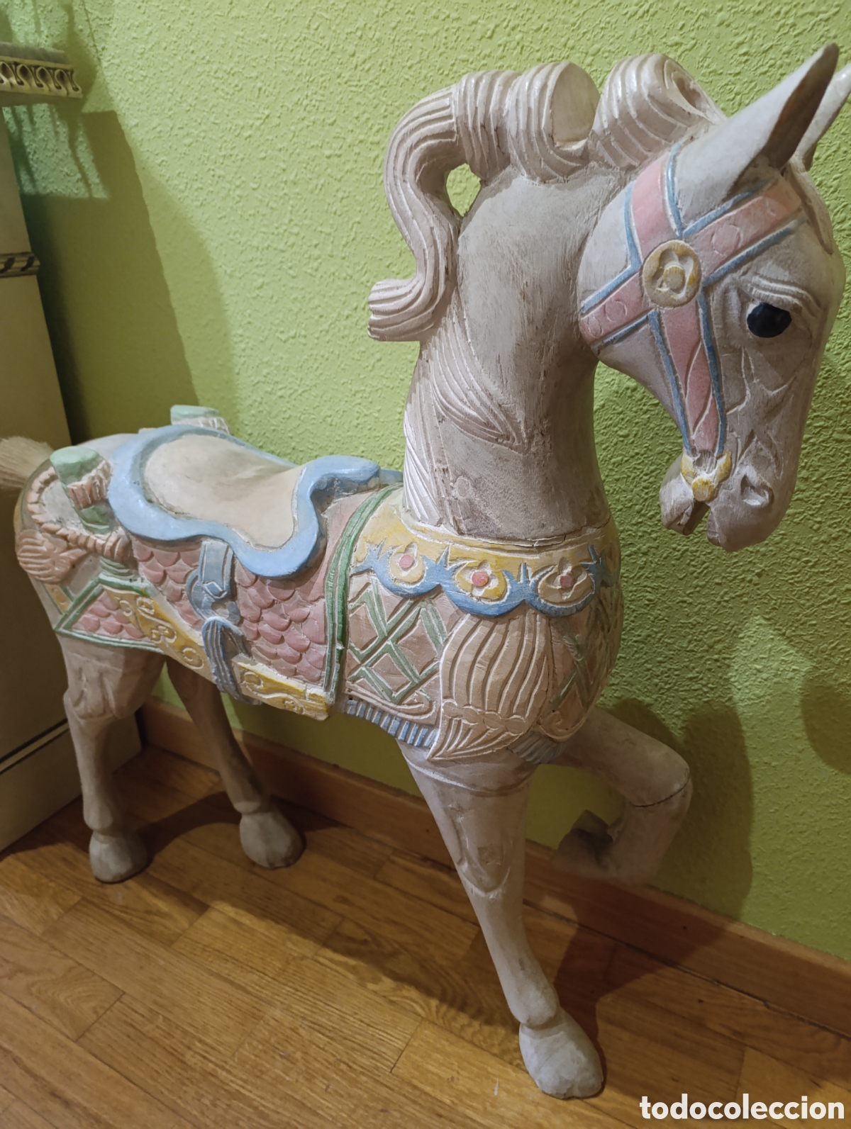 Antig&uuml;edades: Caballo de Carrusel Madera Tallada - Foto 1