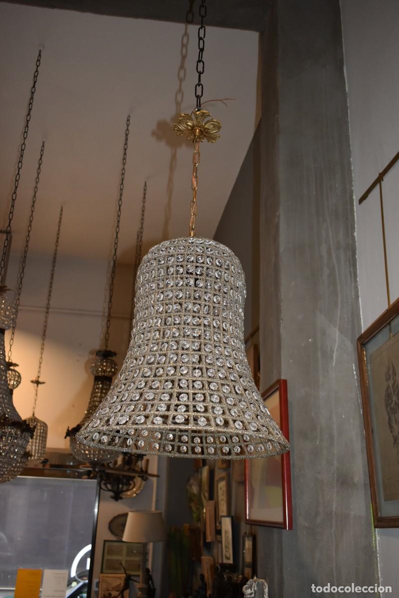 Antig&uuml;edades: Lampara de cristales y bronce con forma de campana - Foto 4