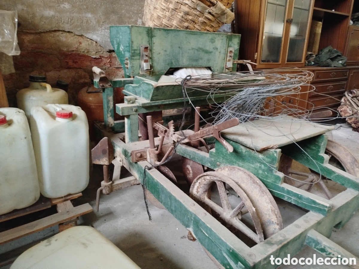 Antig&uuml;edades: SEMBRADORA DE GRANO ANTIGUA - Foto 1