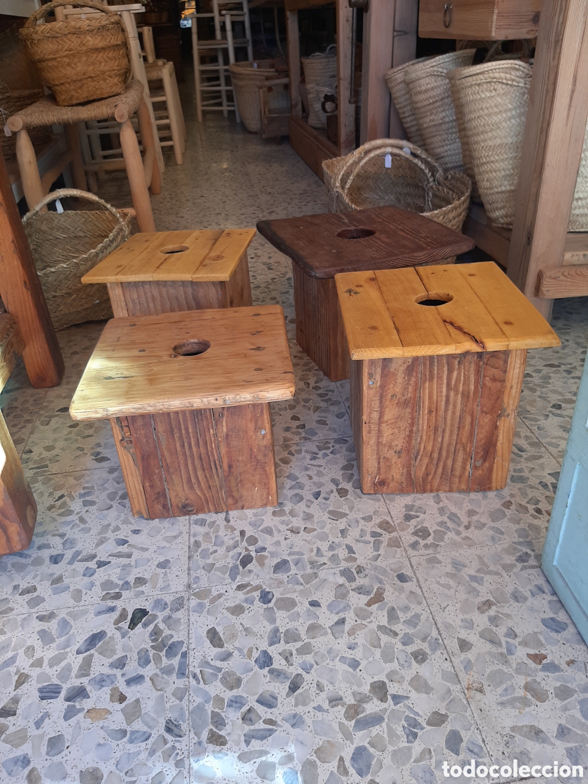 Antig&uuml;edades: Escabeles / banquetas r&uacute;sticas antiguas - Foto 3