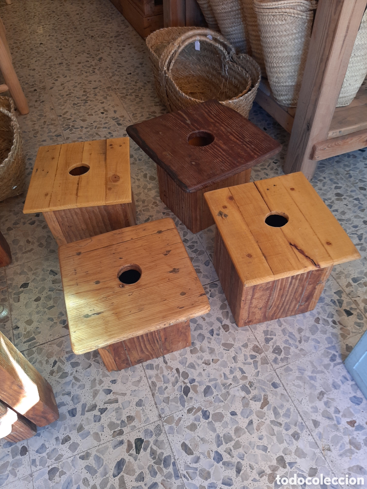 Antig&uuml;edades: Escabeles / banquetas r&uacute;sticas antiguas - Foto 1