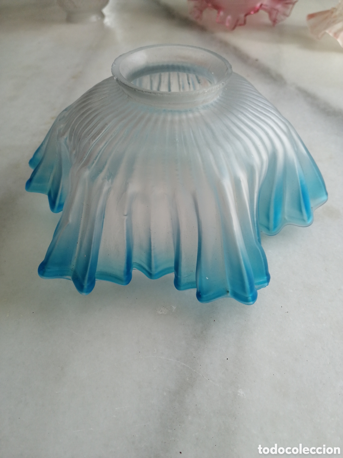 Antig&uuml;edades: Tulipa de cristal rizada celeste - Foto 2