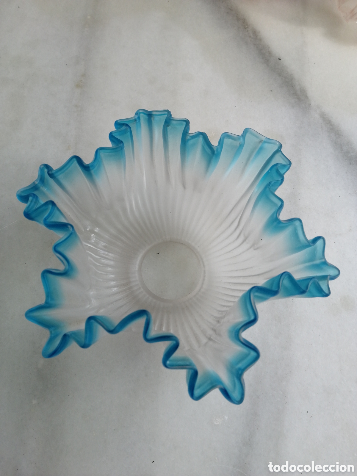 Antig&uuml;edades: Tulipa de cristal rizada celeste - Foto 3