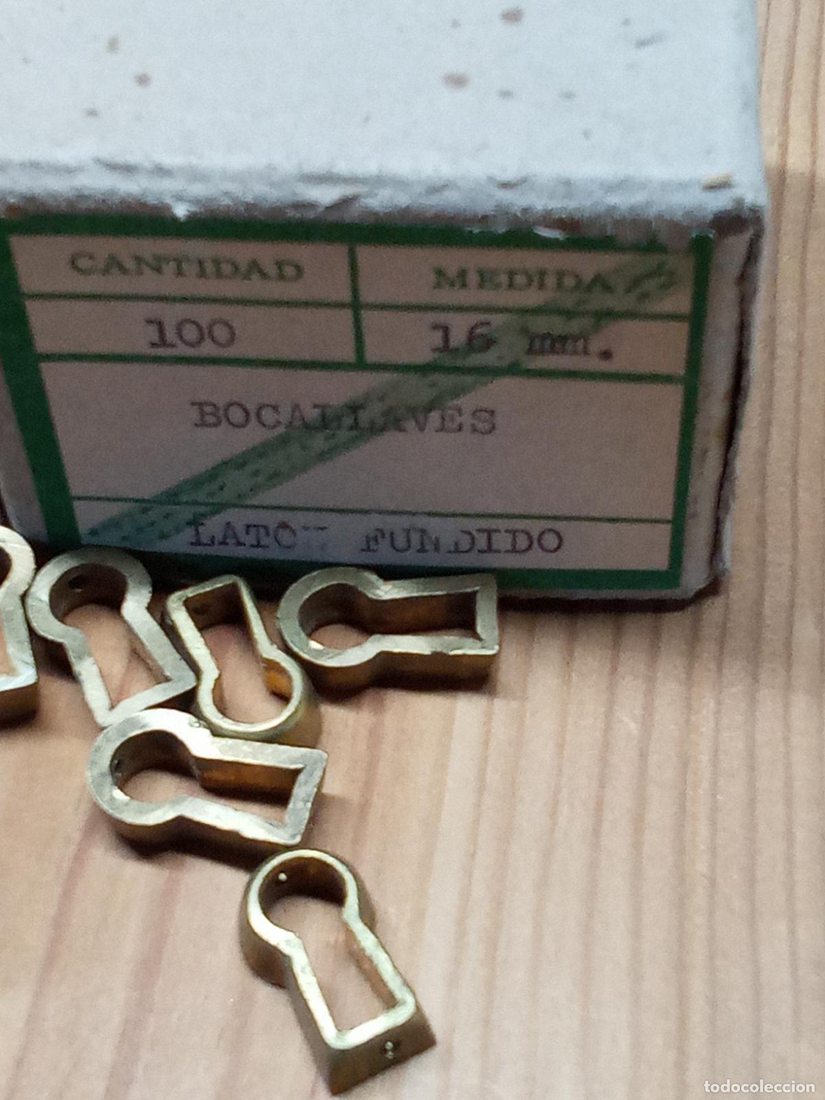 Antig&uuml;edades: LOTE DE SEIS BOCALLAVES DE LAT&Oacute;N - Foto 3