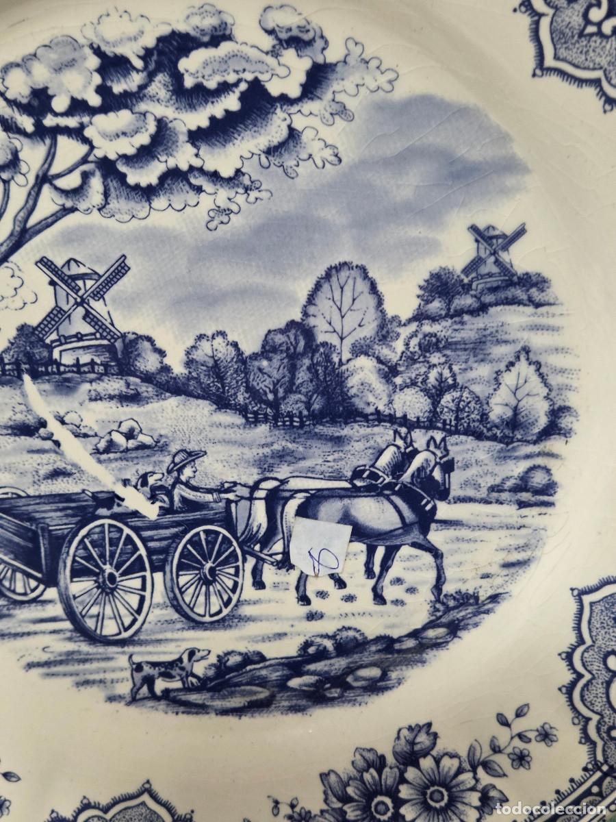 Antig&uuml;edades: plato de ceramica azul - Foto 2
