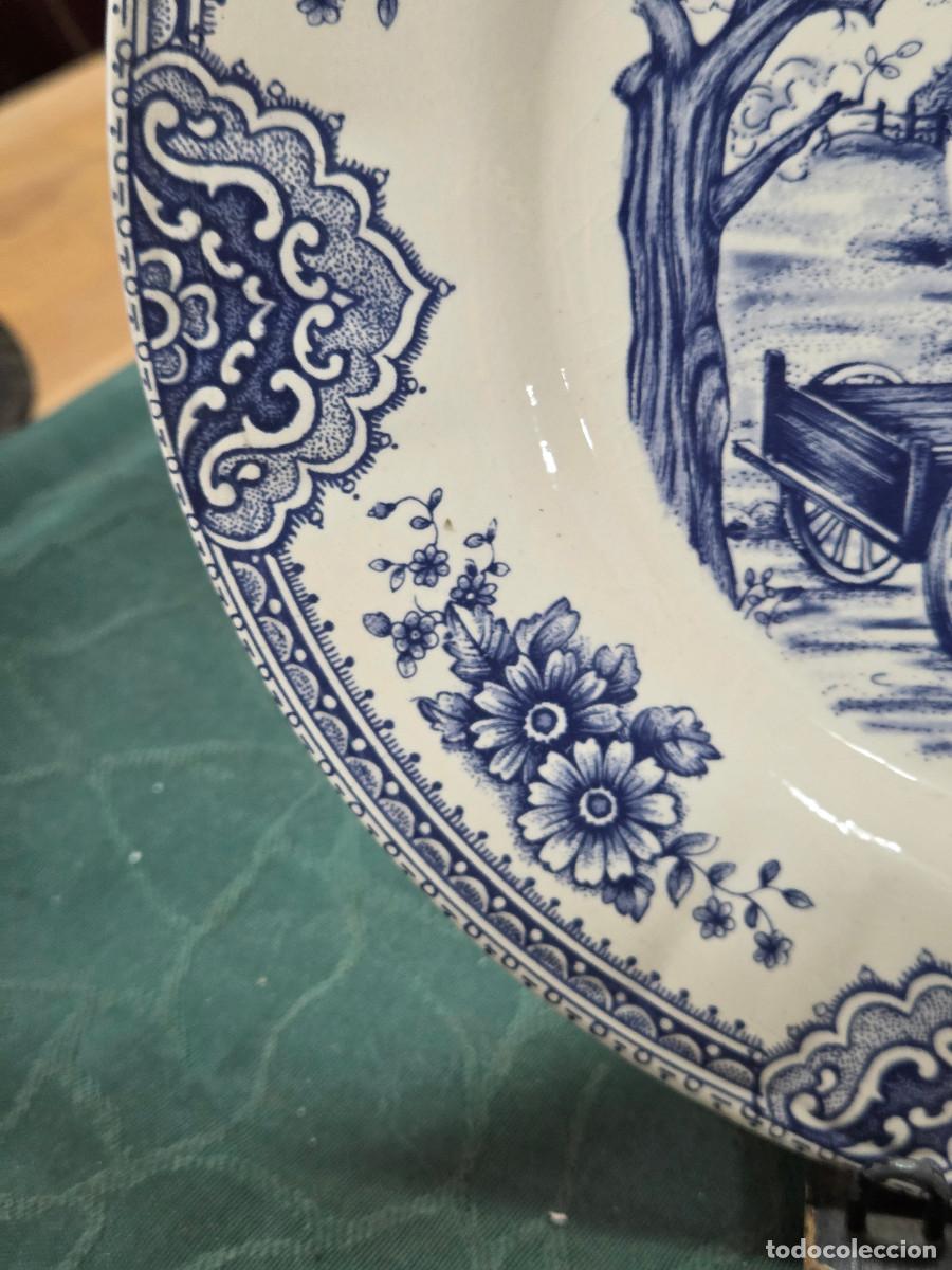 Antig&uuml;edades: plato de ceramica azul - Foto 3