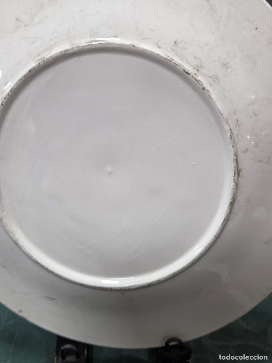Antig&uuml;edades: plato de ceramica azul - Foto 5