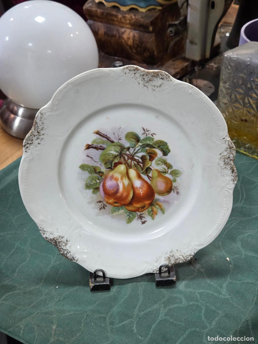 Antig&uuml;edades: plato de porcelana de frutas - Foto 1