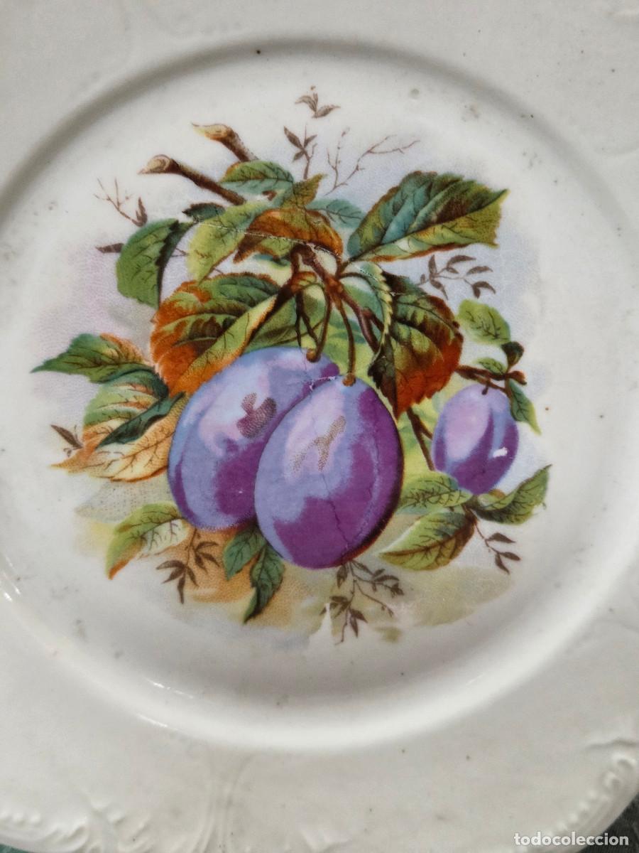 Antig&uuml;edades: plato de porcelana de frutas - Foto 2