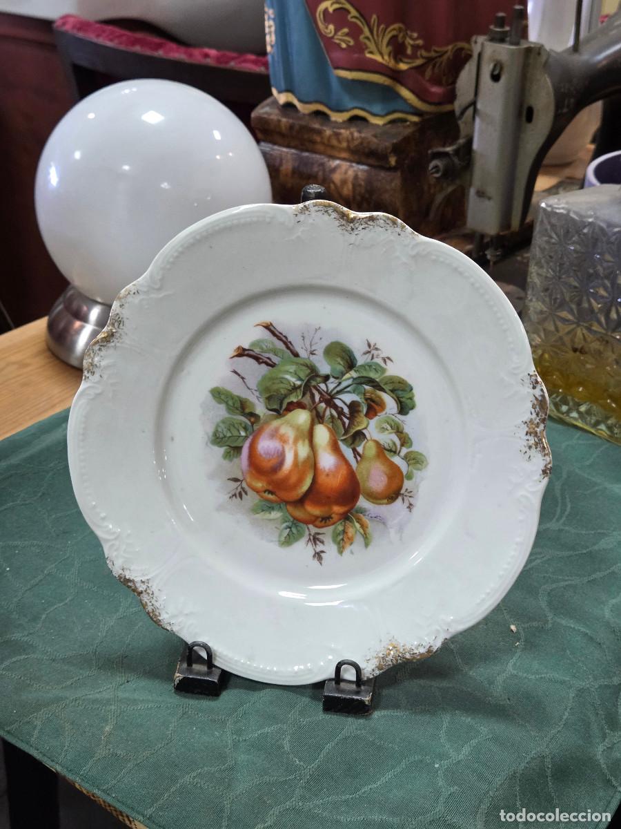 Antig&uuml;edades: plato de porcelana con frutas - Foto 1