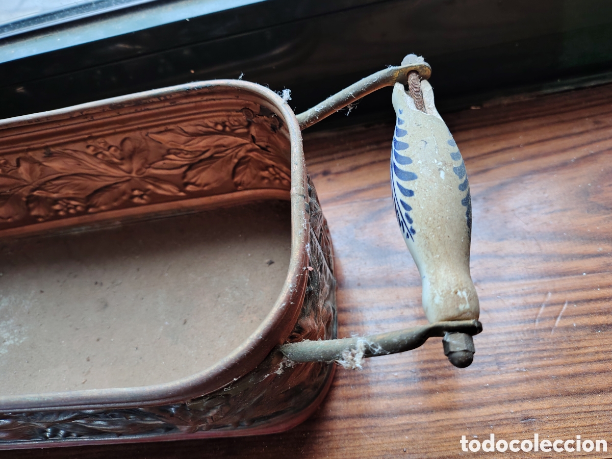 Antig&uuml;edades: Antiguo macetero de cobre con asas cer&aacute;micas - Foto 2