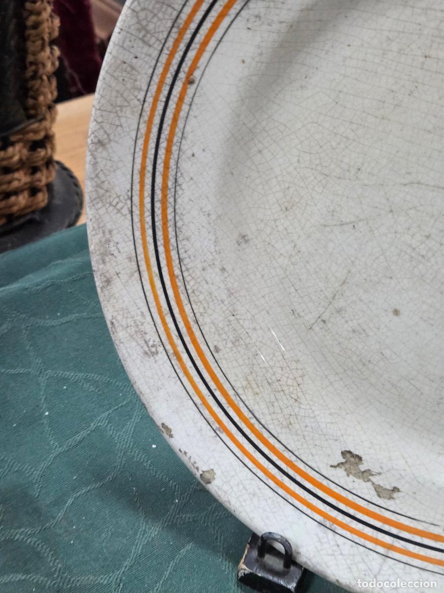 Antig&uuml;edades: plato de ceramica antiguo - Foto 2