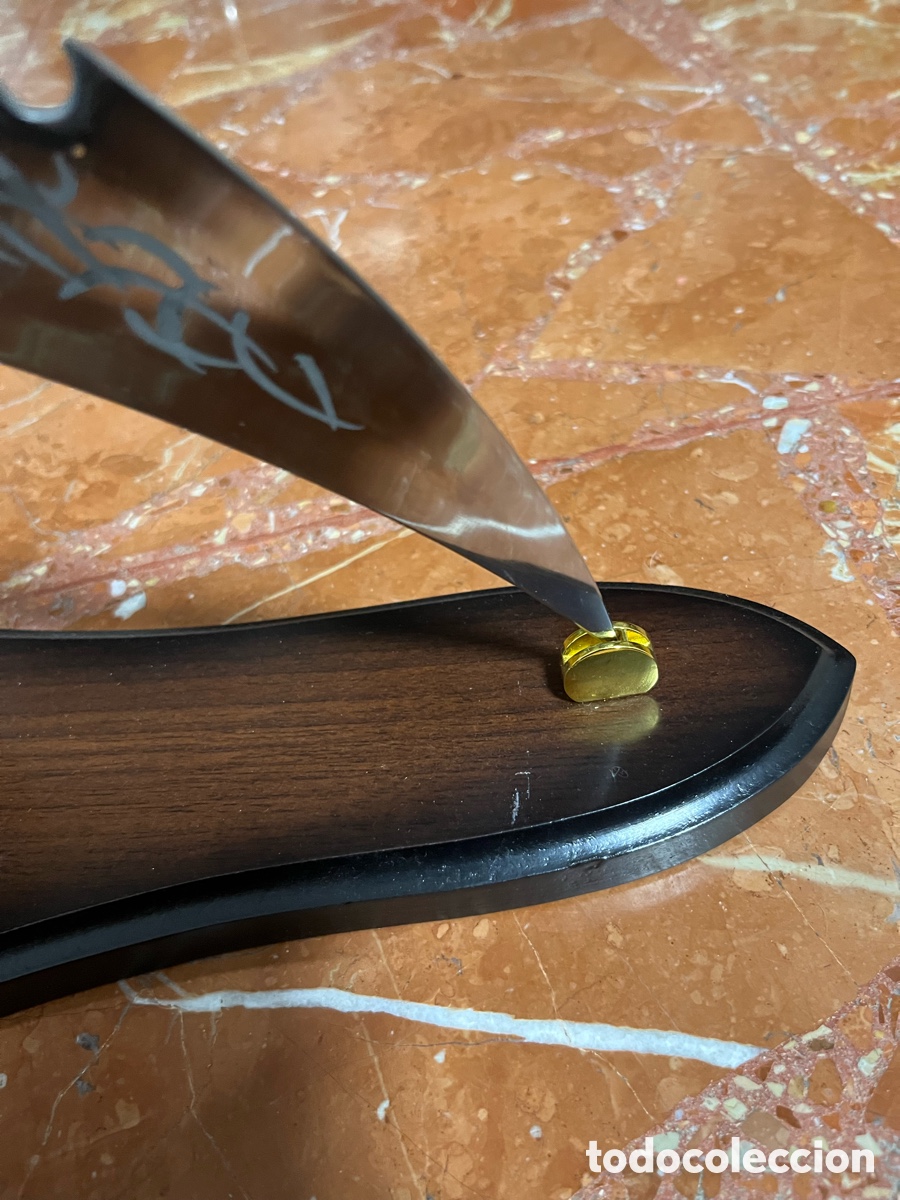 Antig&uuml;edades: Cuchillo decorativo con base - Foto 4