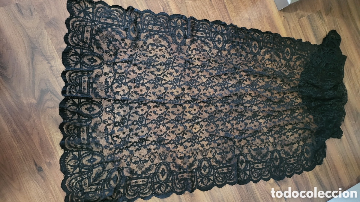 Antig&uuml;edades: Antigua mantilla de encaje - Foto 3